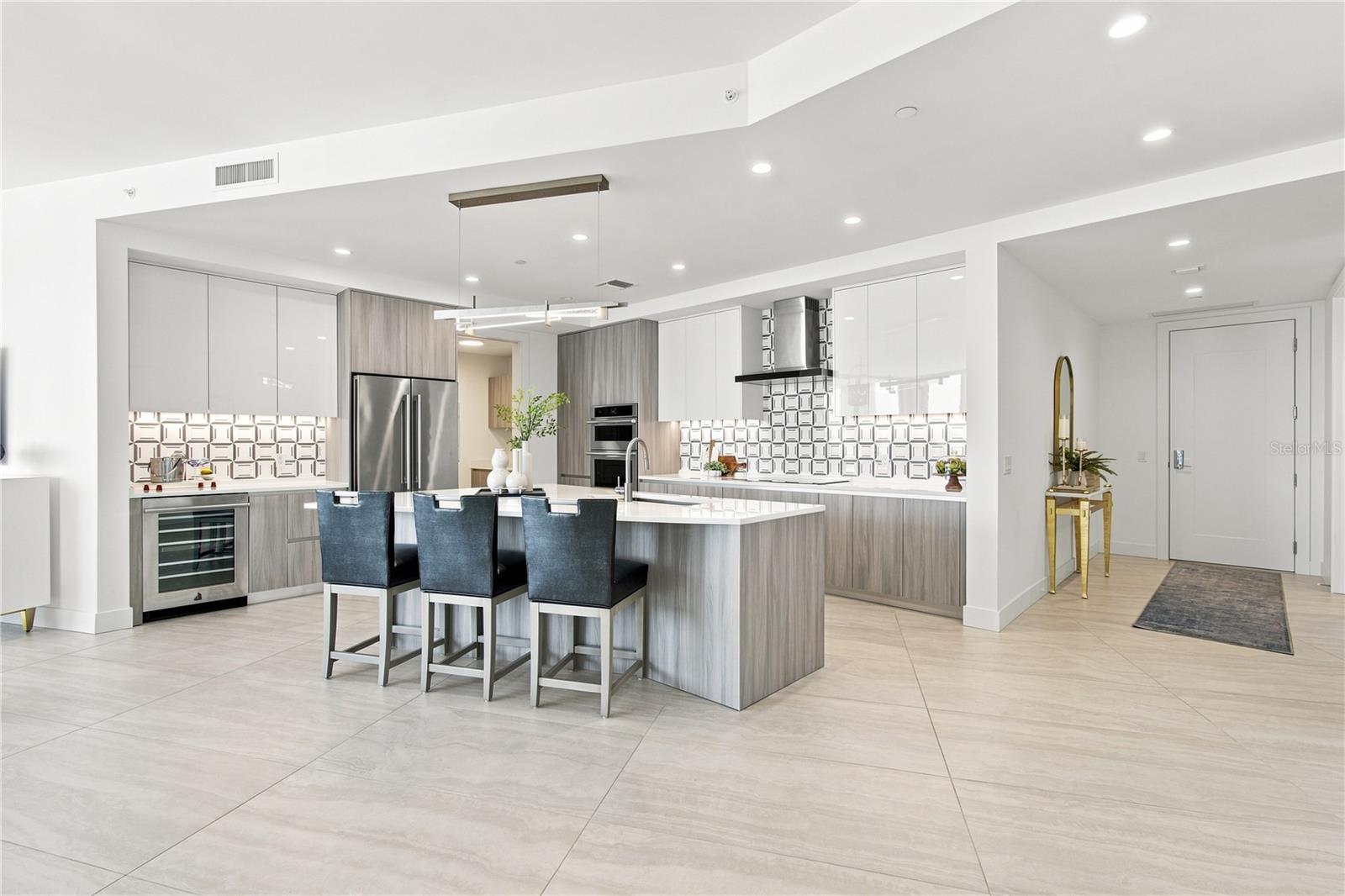 301 QUAY COMMONS #1410 — photo 3
