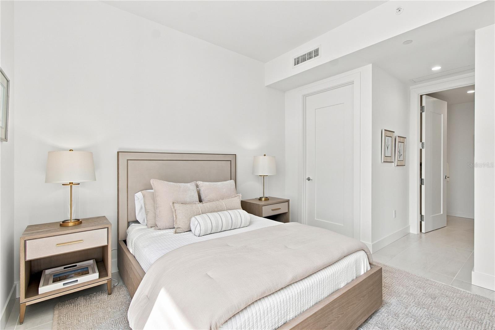 301 QUAY COMMONS #1410 — photo 47