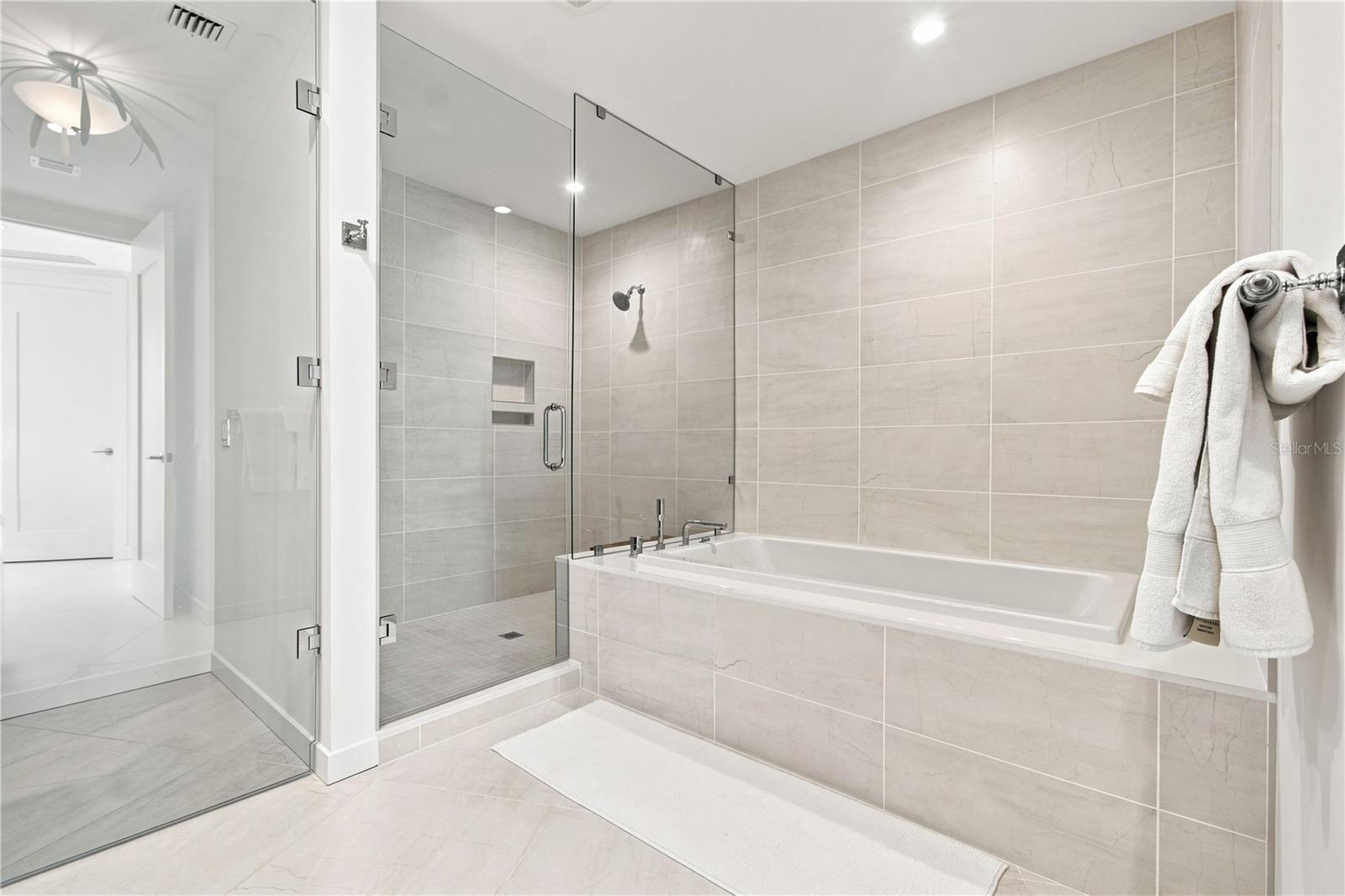 301 QUAY COMMONS #1410 — photo 12
