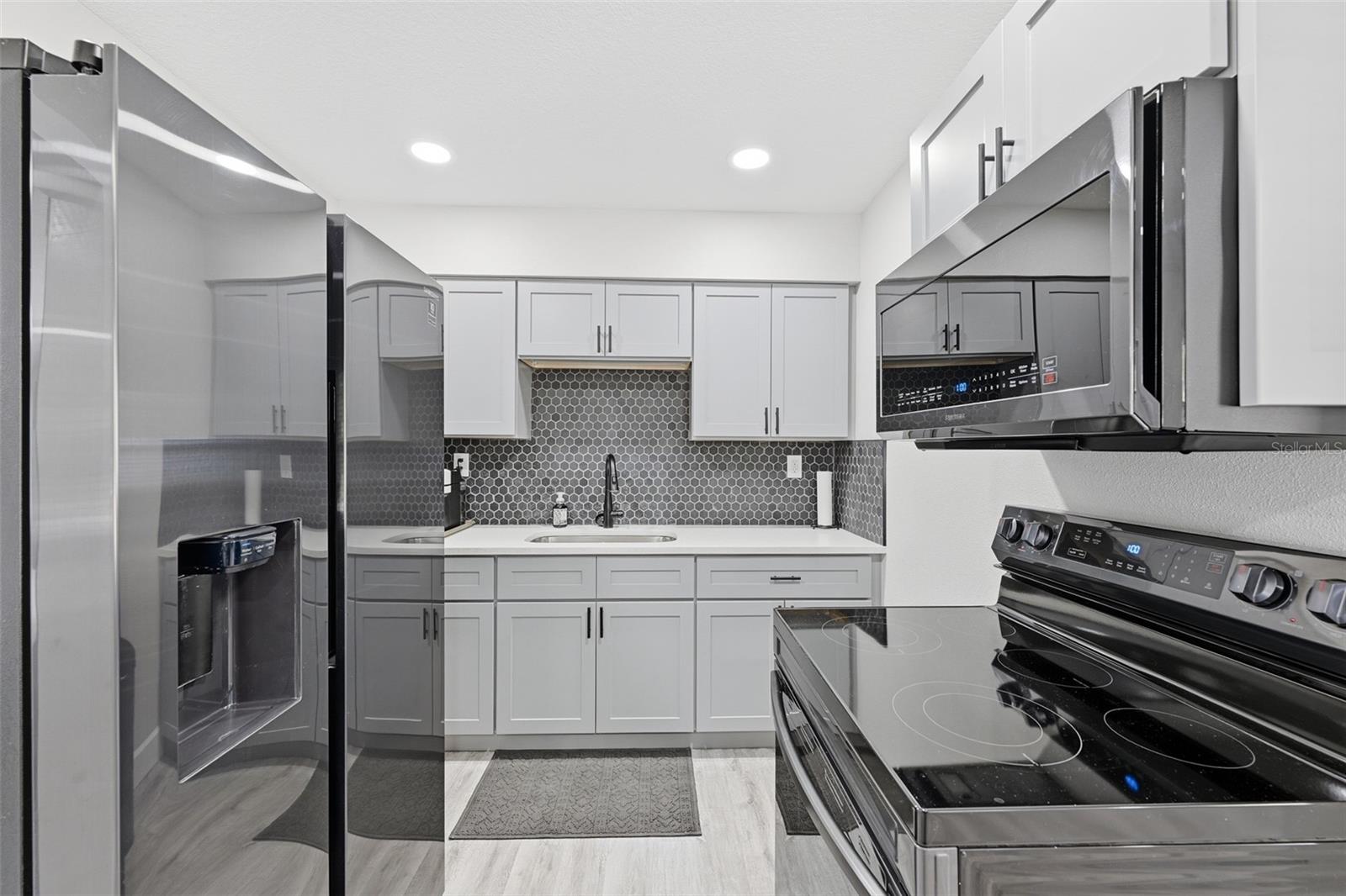 8015 TUDOR PL — photo 13