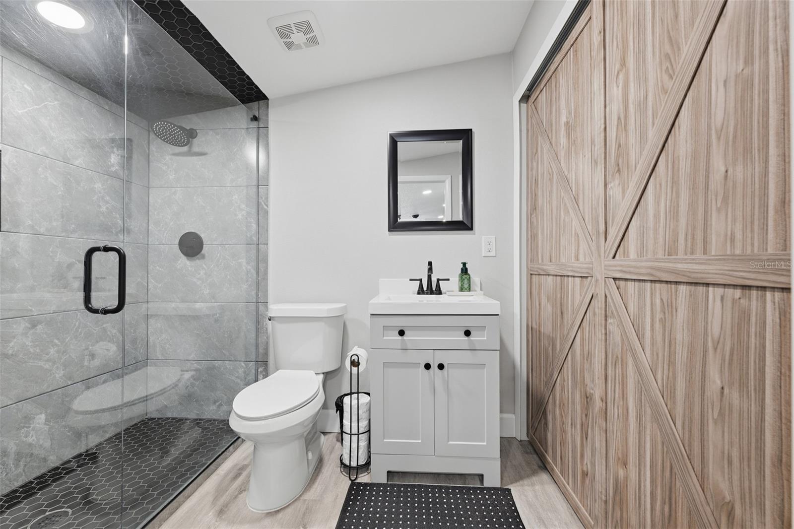 8015 TUDOR PL — photo 31