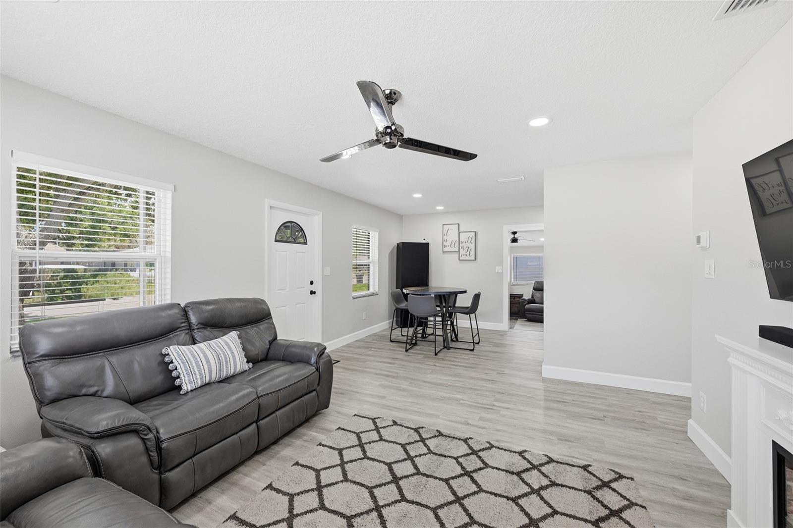 8015 TUDOR PL — photo 11