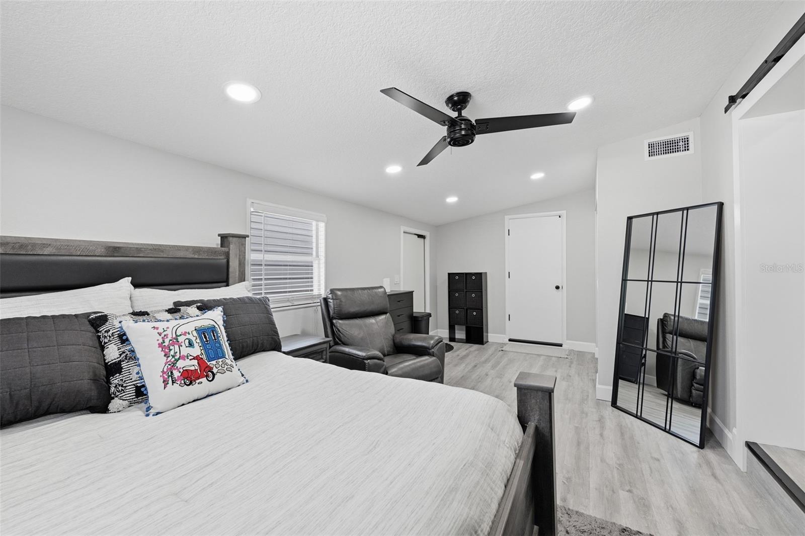 8015 TUDOR PL — photo 29