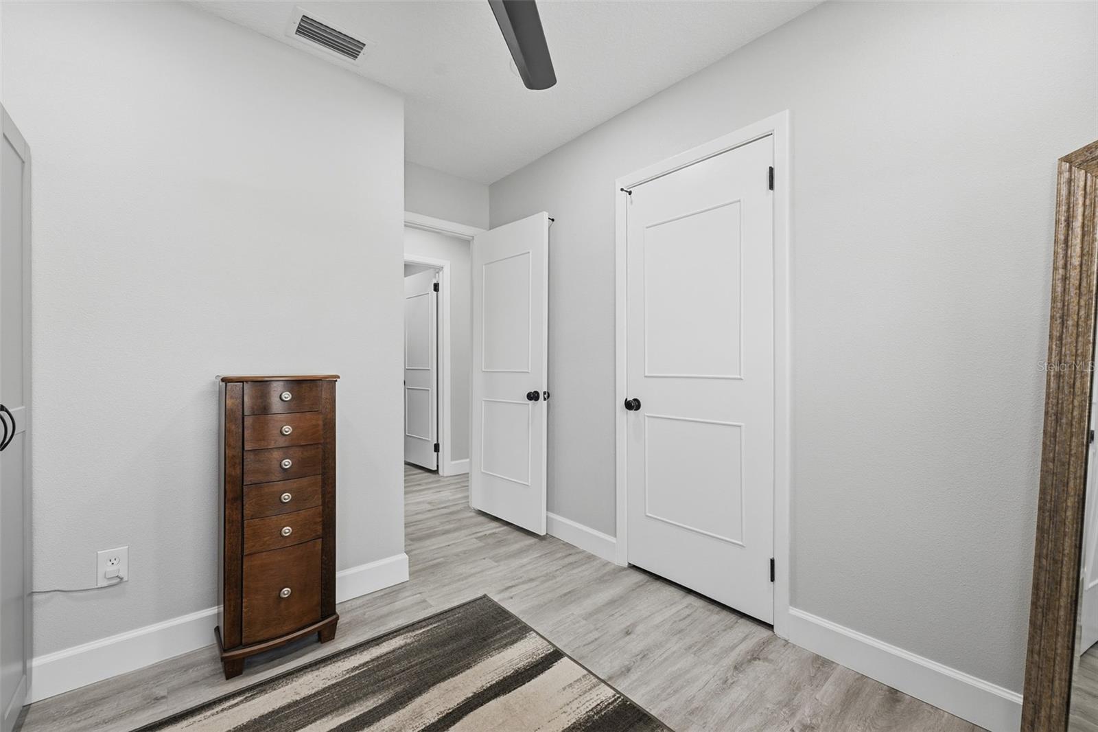 8015 TUDOR PL — photo 20