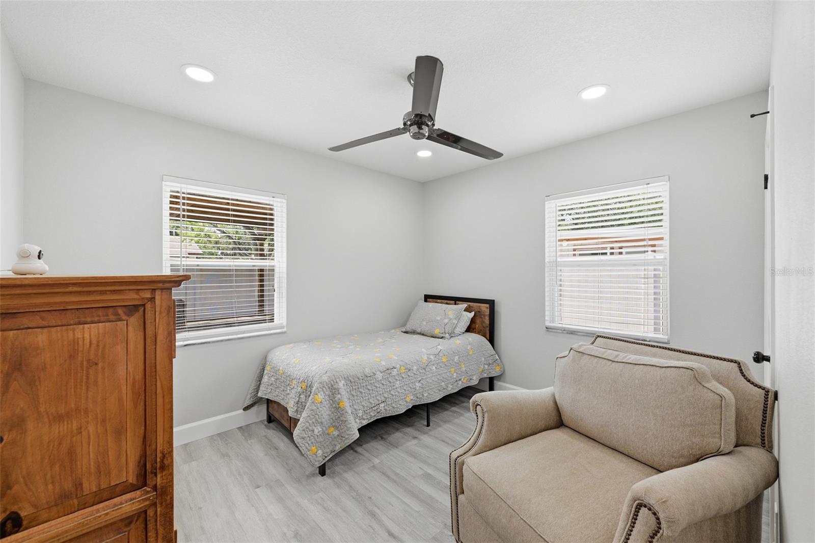 8015 TUDOR PL — photo 21