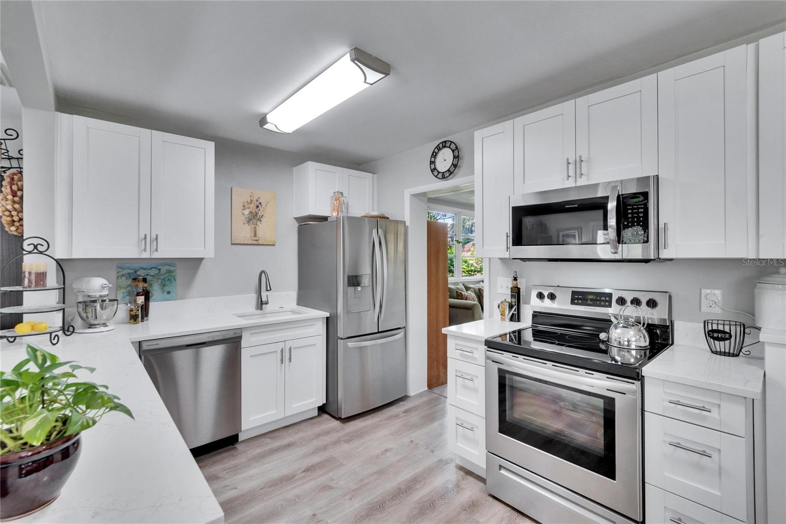 1623 SAN MATEO DR — photo 4