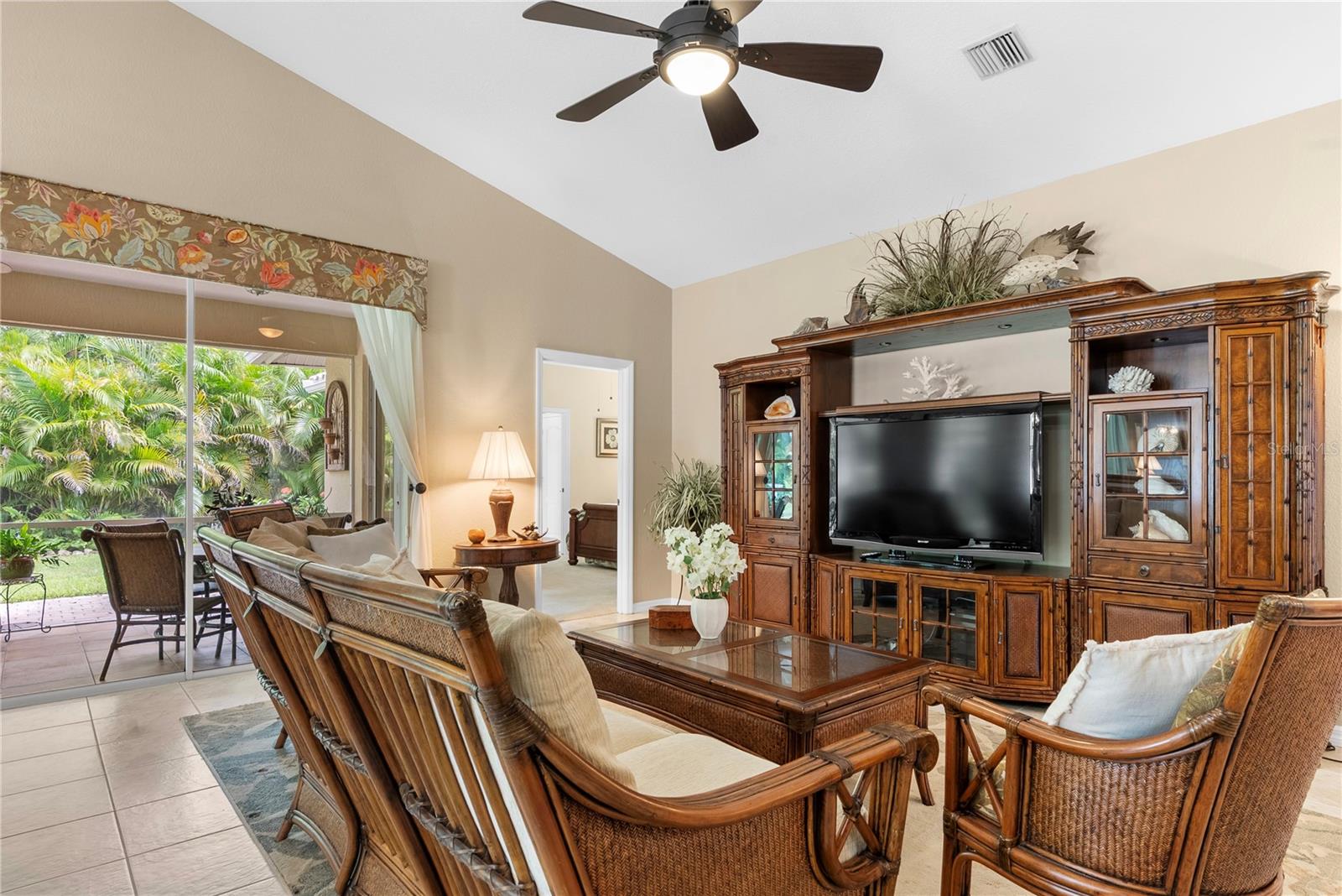 116 GRAND OAK CIR — photo 2