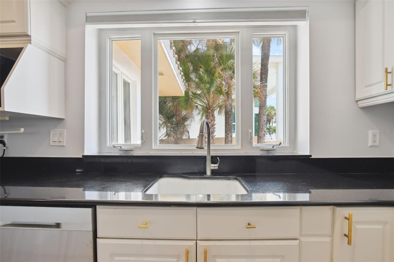 1520 GULF BLVD — photo 12