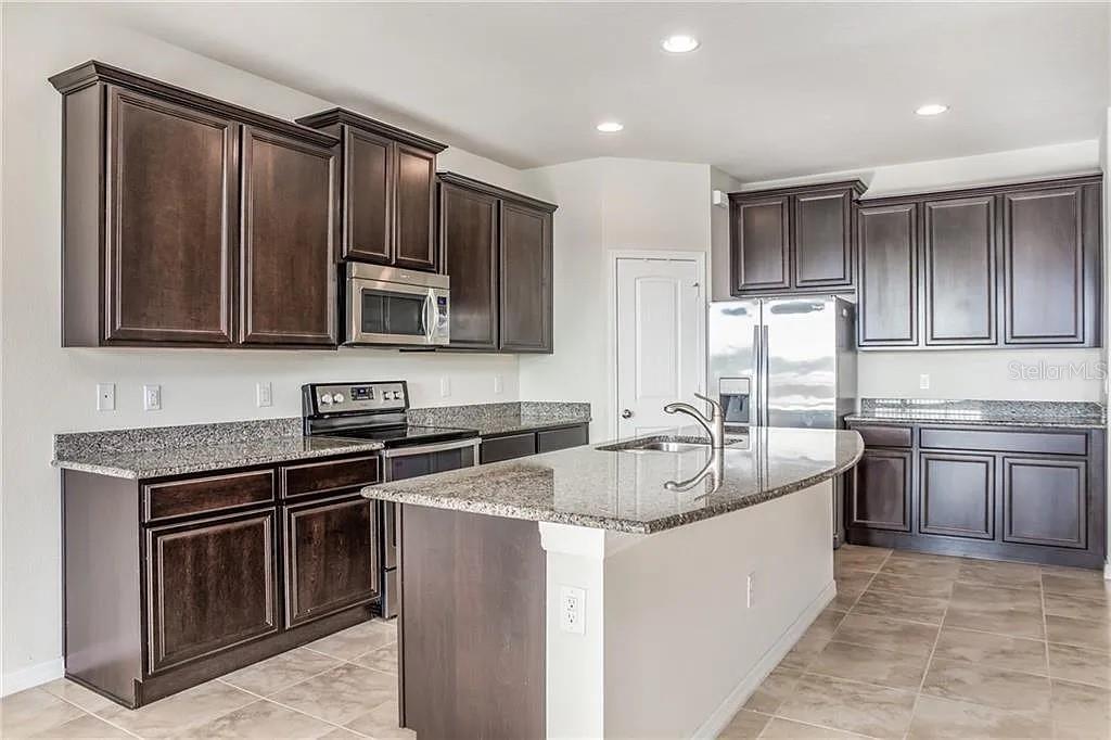 9215 MOUNTAIN MAGNOLIA DR — photo 2