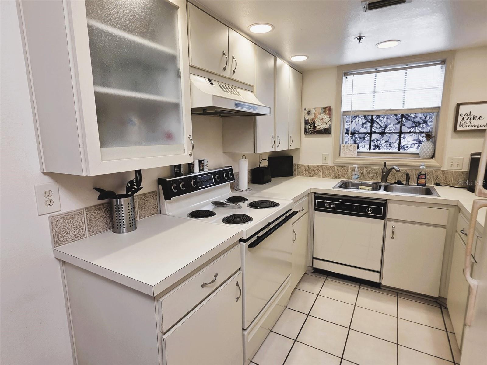 2210 VISTA DEL SOL CIR #502 — photo 8