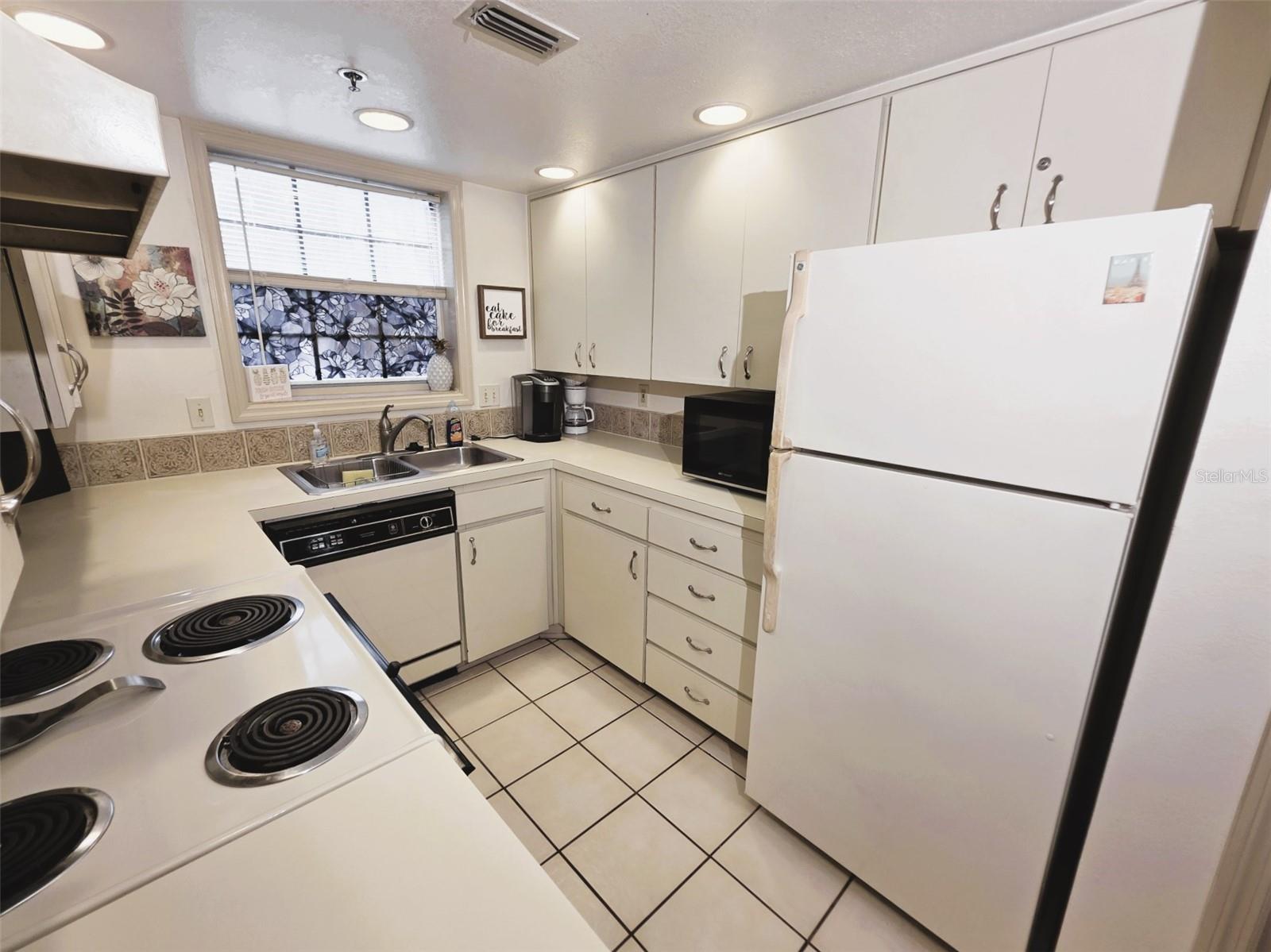 2210 VISTA DEL SOL CIR #502 — photo 9