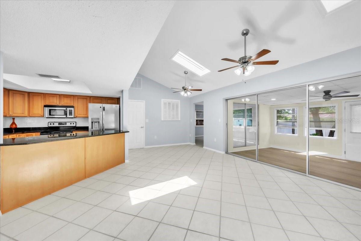 1818 LILLIAN AVE — photo 22