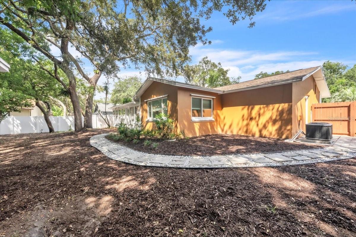 1818 LILLIAN AVE — photo 43