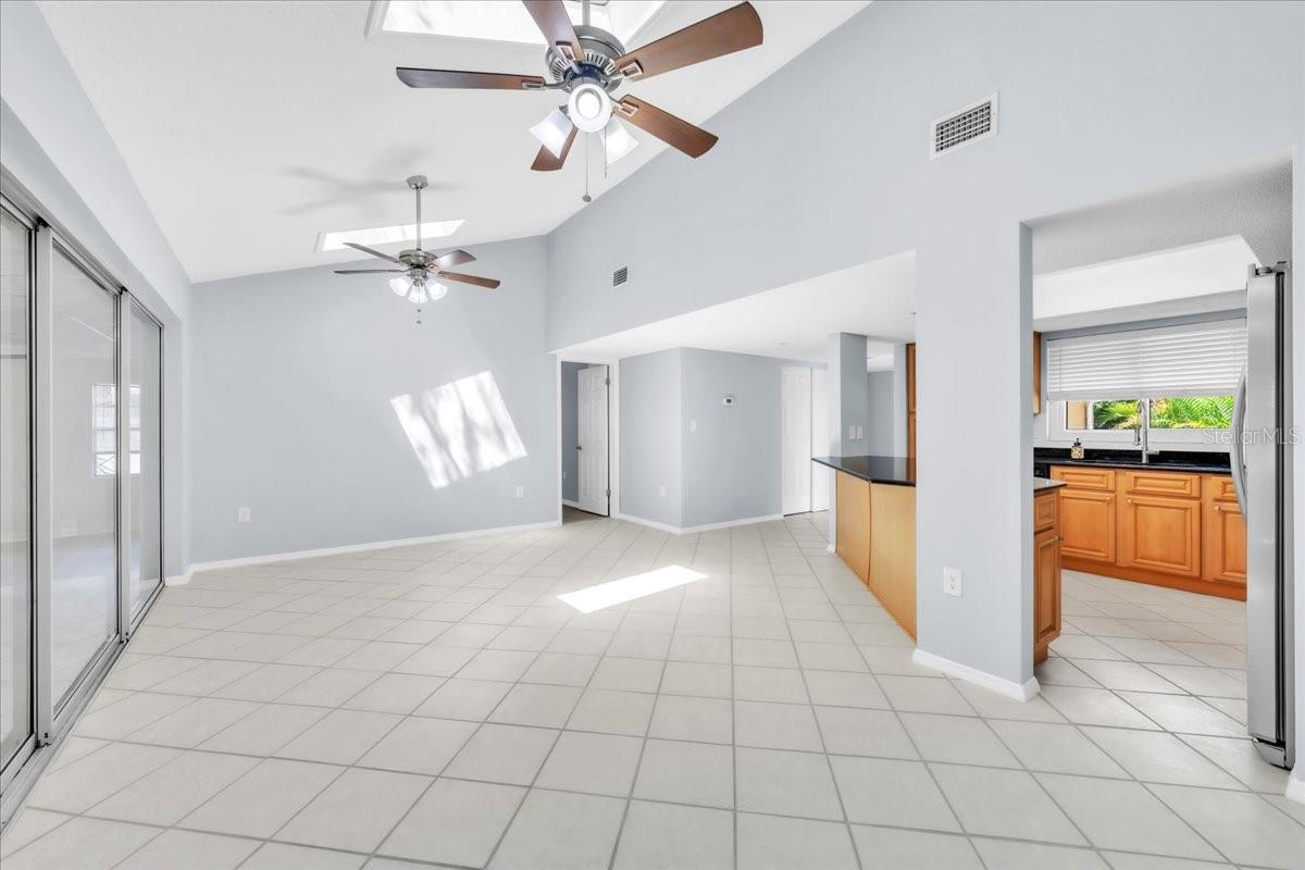 1818 LILLIAN AVE — photo 21