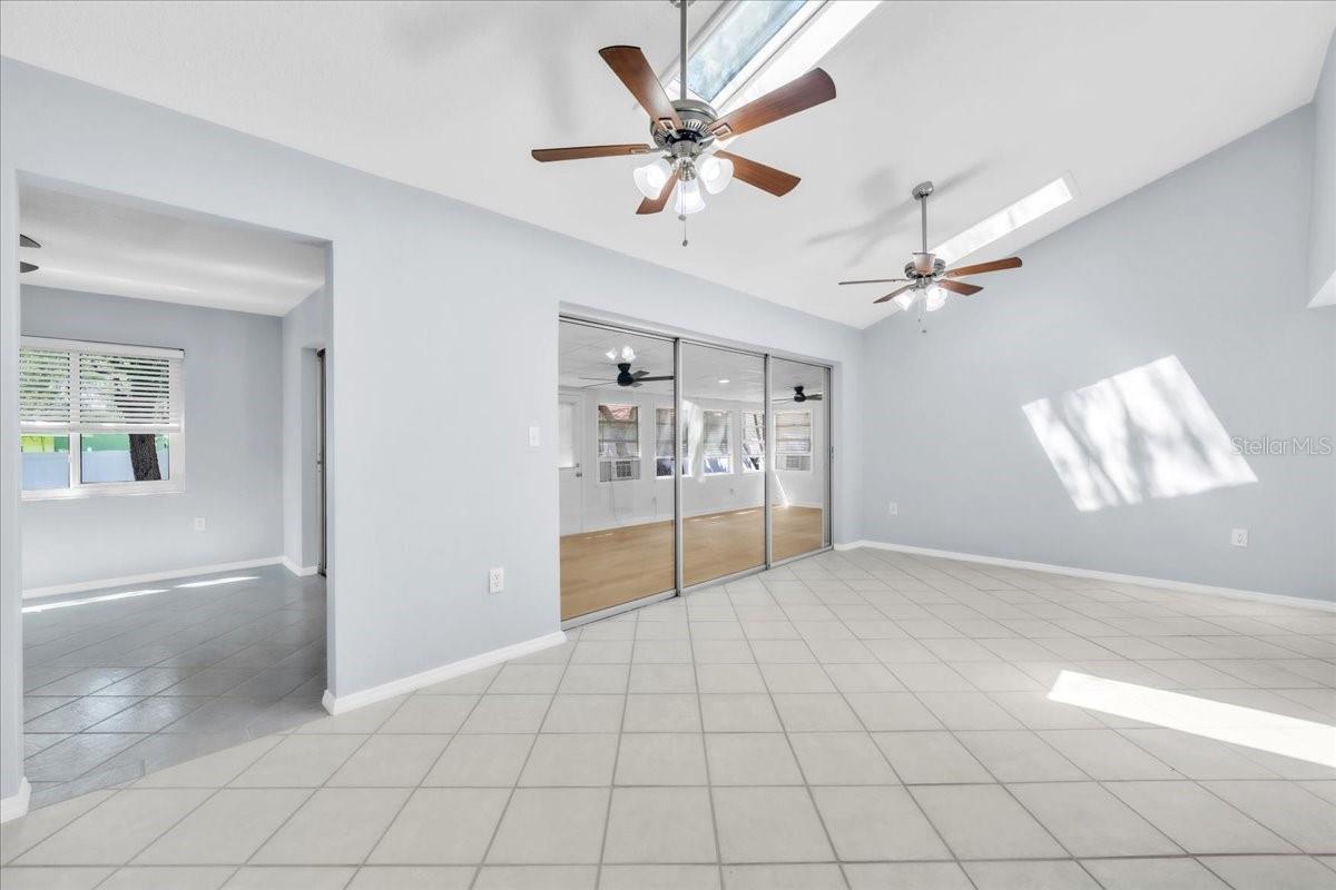 1818 LILLIAN AVE — photo 20