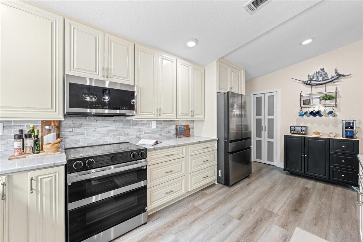 3537 SEAWAY DR — photo 19