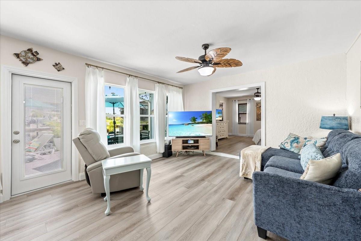 3537 SEAWAY DR — photo 45