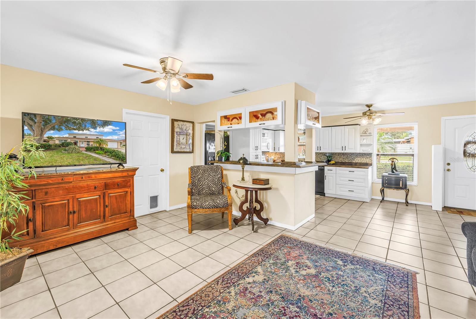 7999 RIDGE RD — photo 10