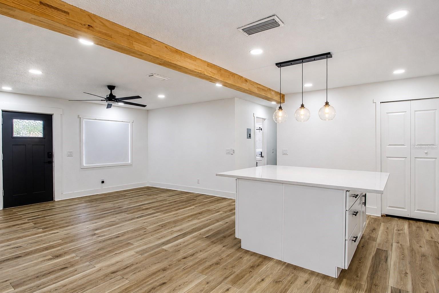 113 INWOOD CIR — photo 9