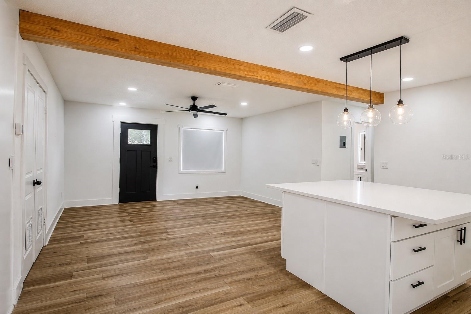 113 INWOOD CIR — photo 8