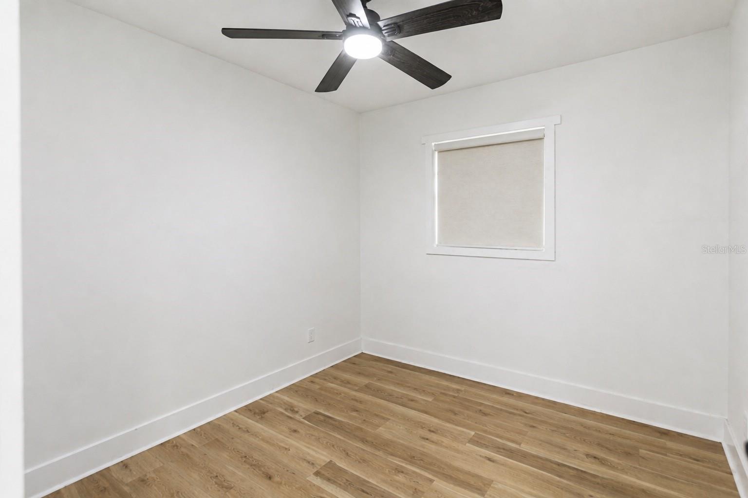 113 INWOOD CIR — photo 12