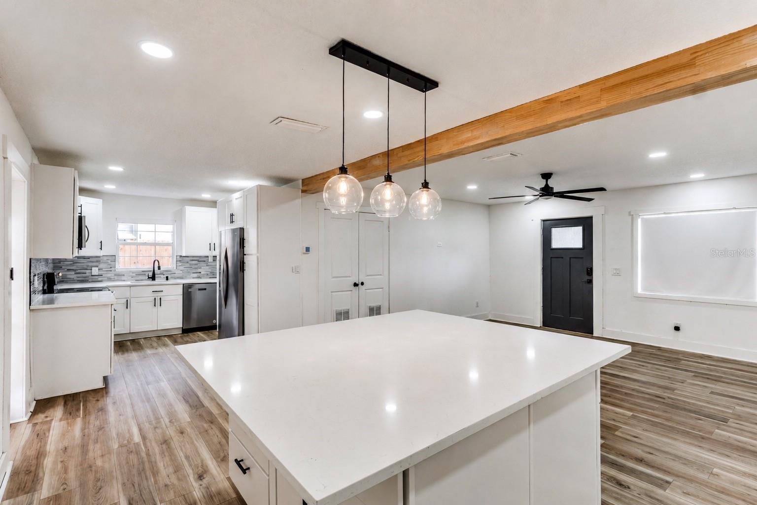 113 INWOOD CIR — photo 4