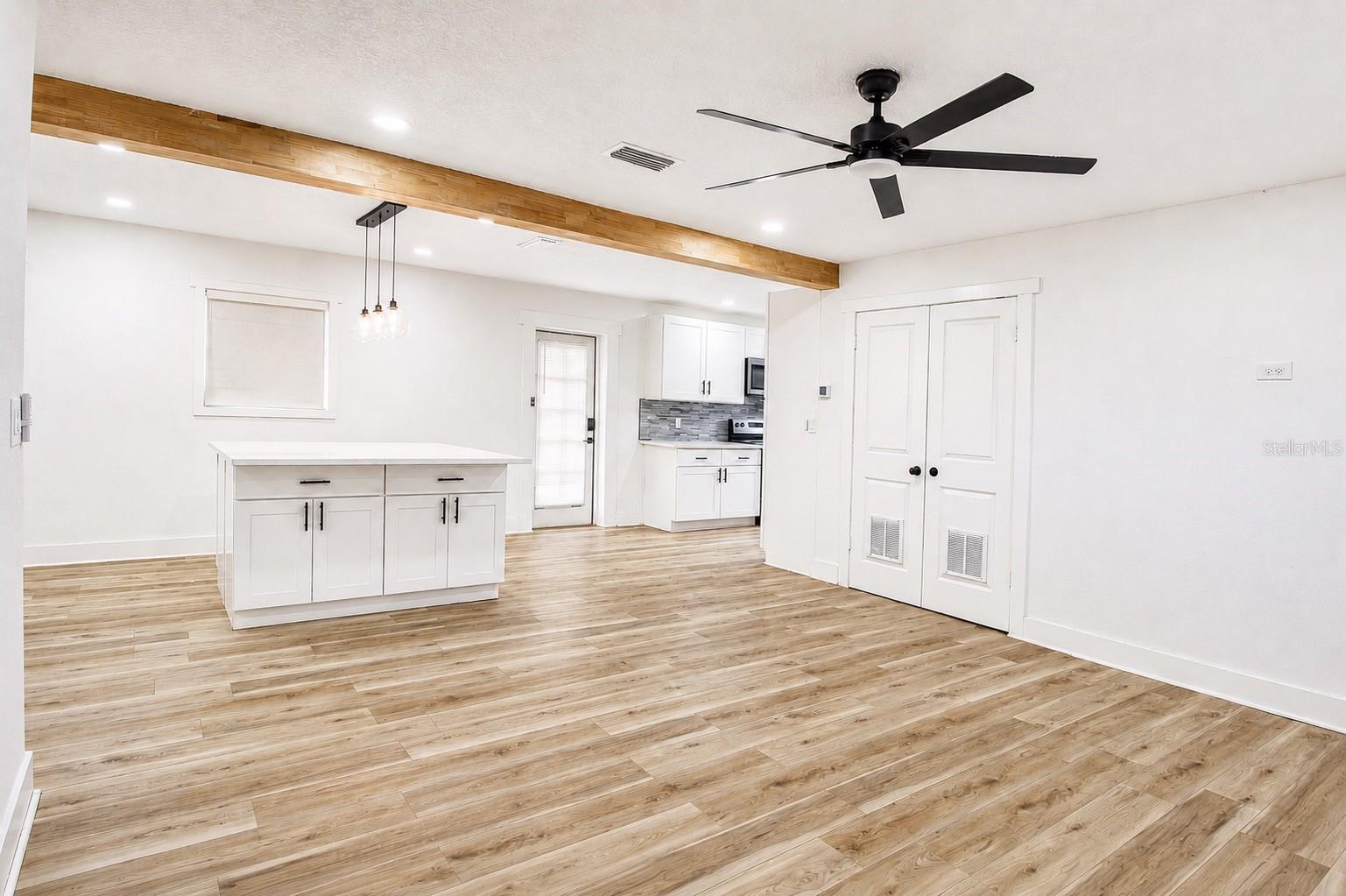 113 INWOOD CIR — photo 3