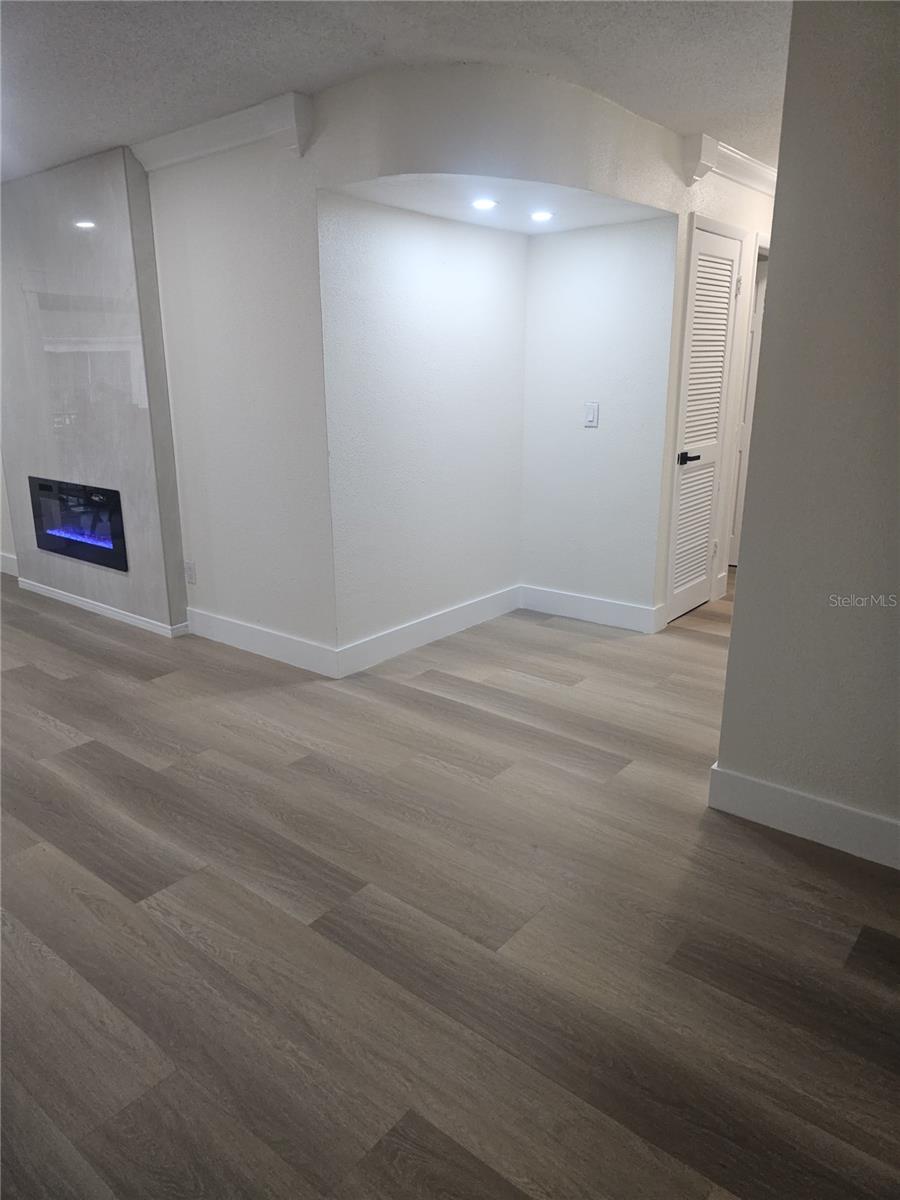 7210 N MANHATTAN AVE #1724 — photo 4