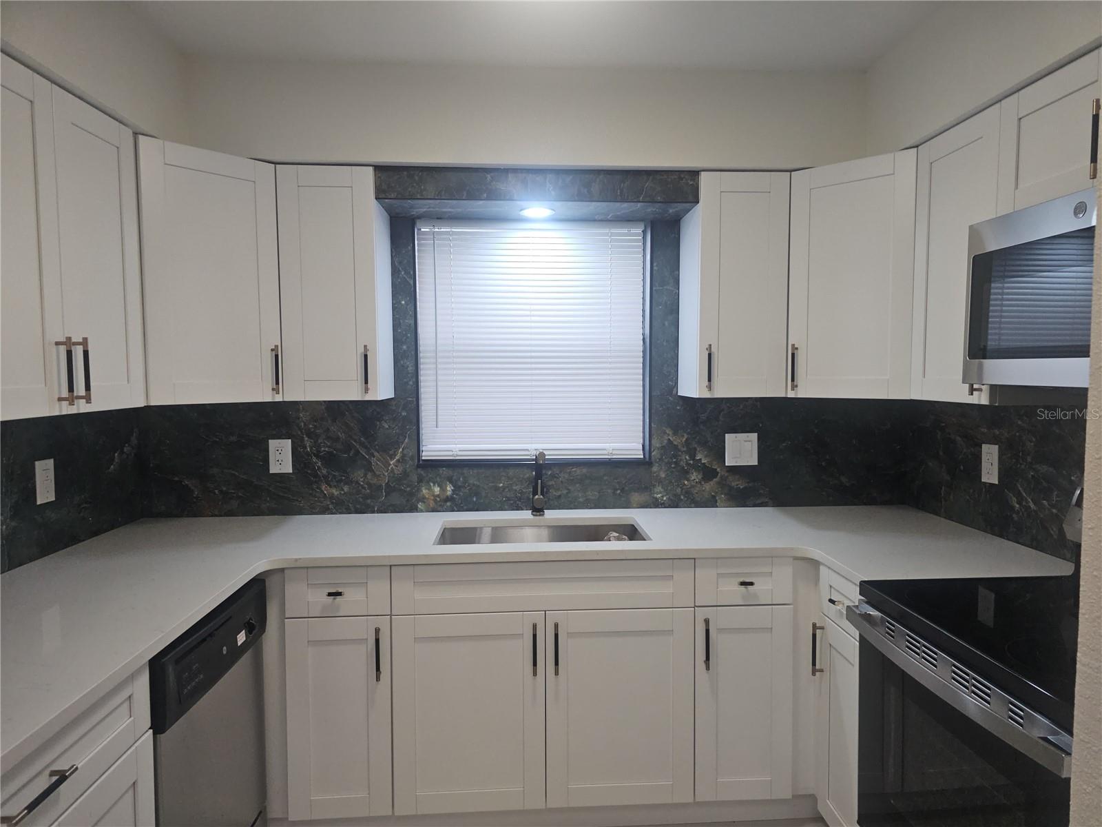 7210 N MANHATTAN AVE #1724 — photo 10