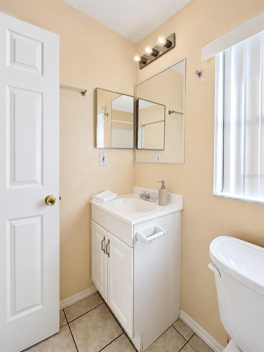 5223 PEACH AVE — photo 16