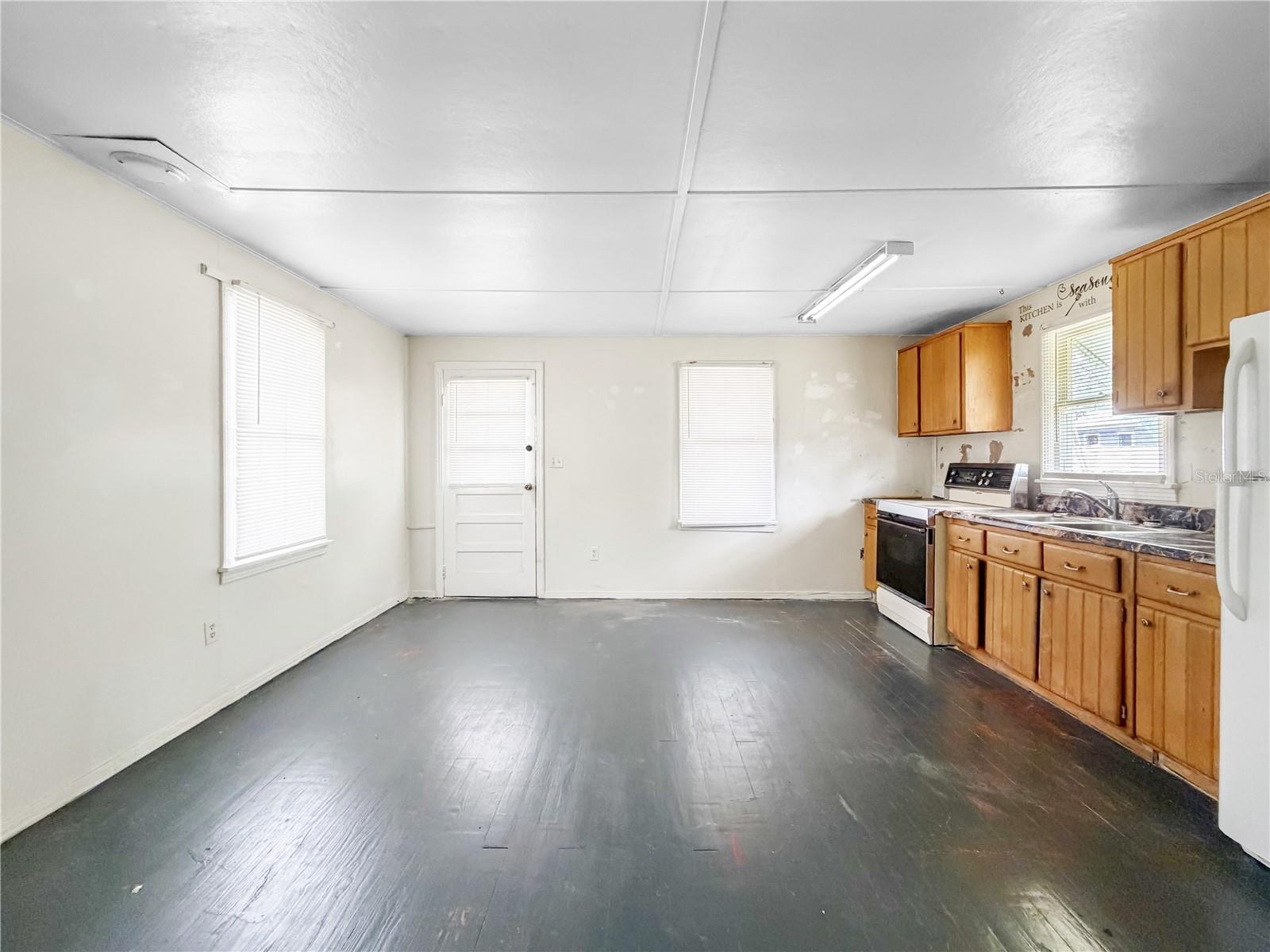 1455 10TH ST NW — photo 3