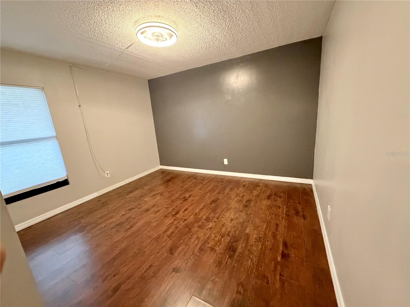 105 4TH AVE NE #302 — photo 10