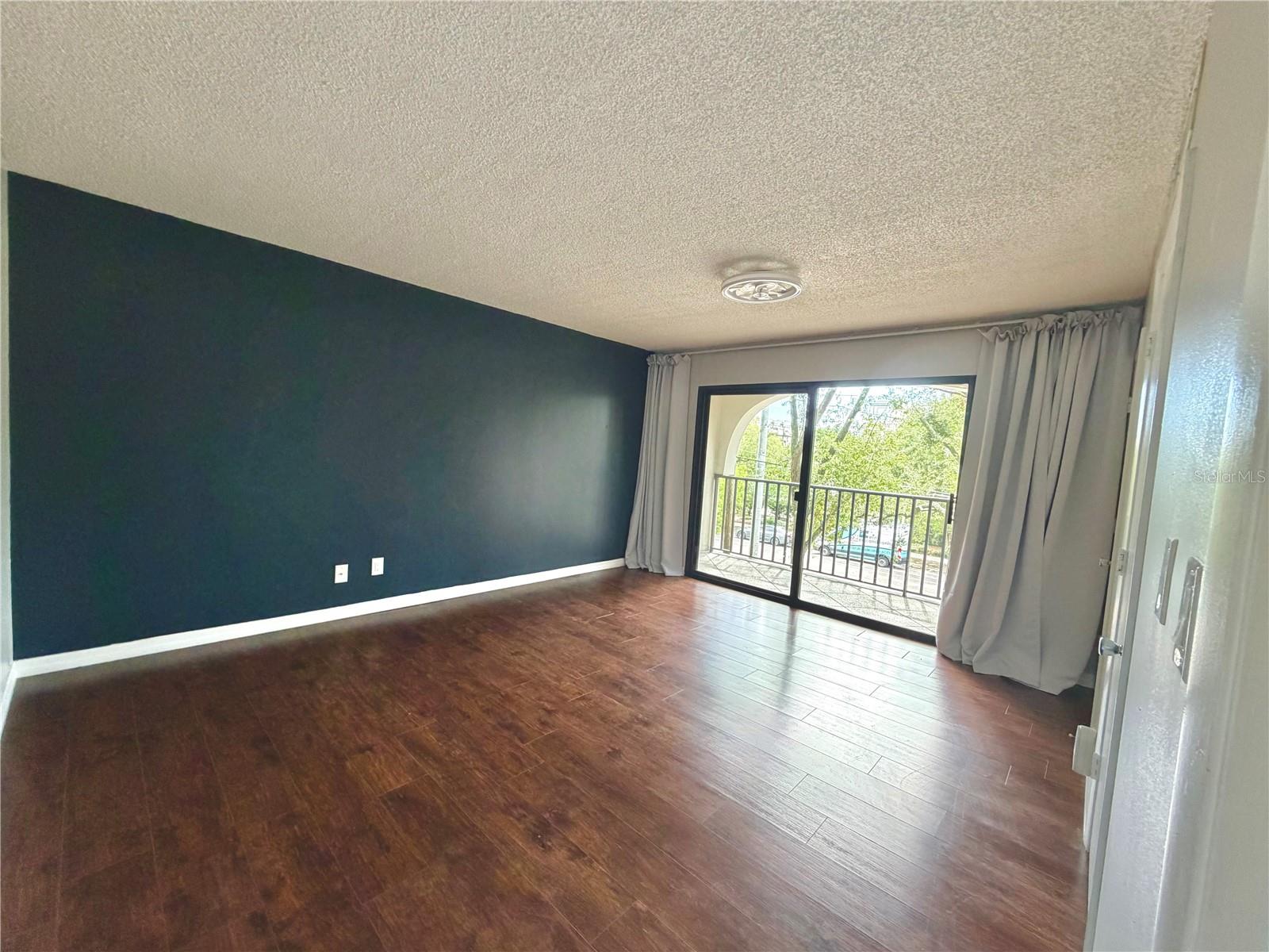 105 4TH AVE NE #302 — photo 6