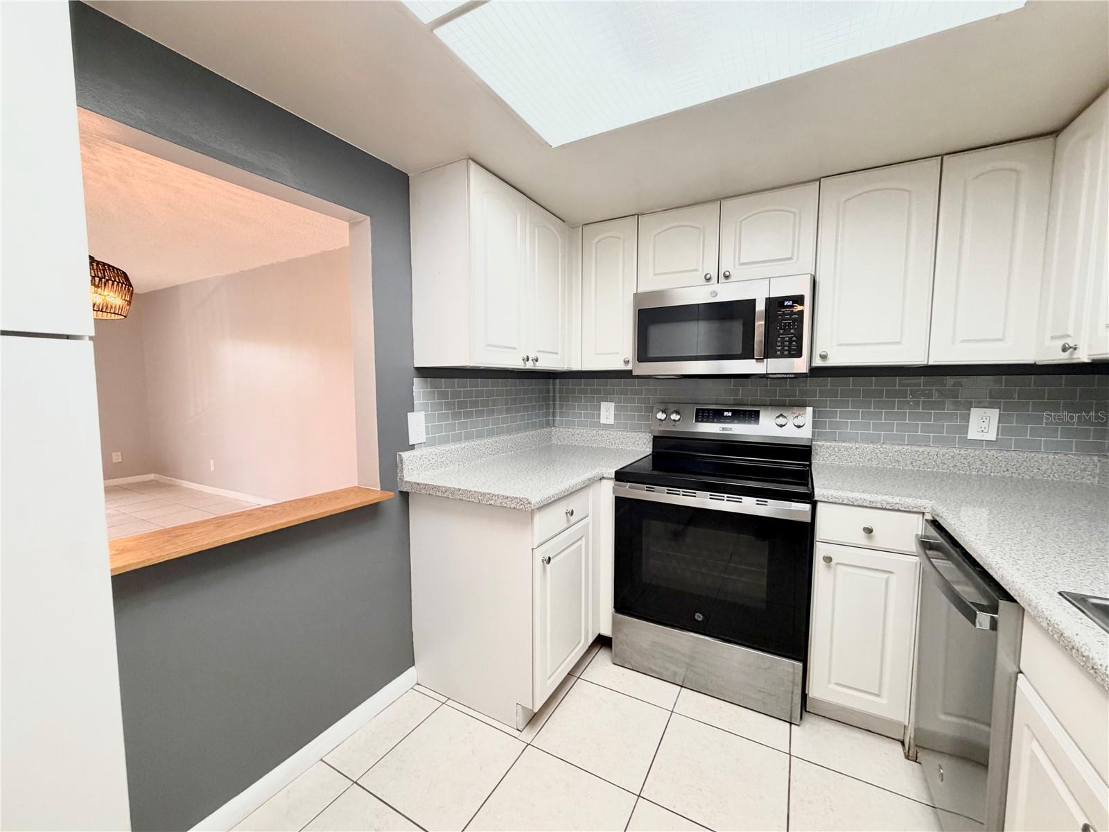 105 4TH AVE NE #302 — photo 4