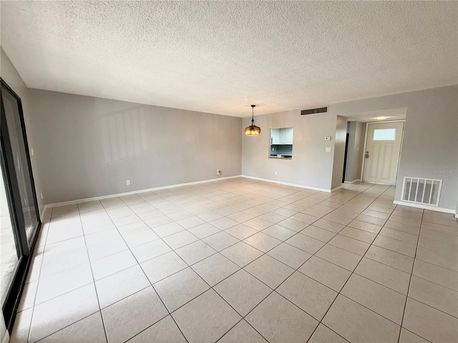 105 4TH AVE NE #302 — photo 3