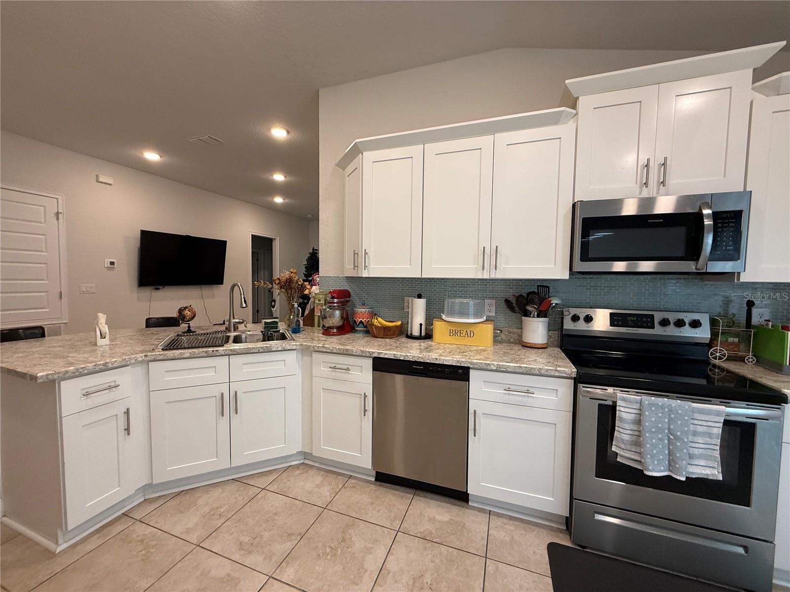 14921 TROPICAL VIOLET WAY — photo 34