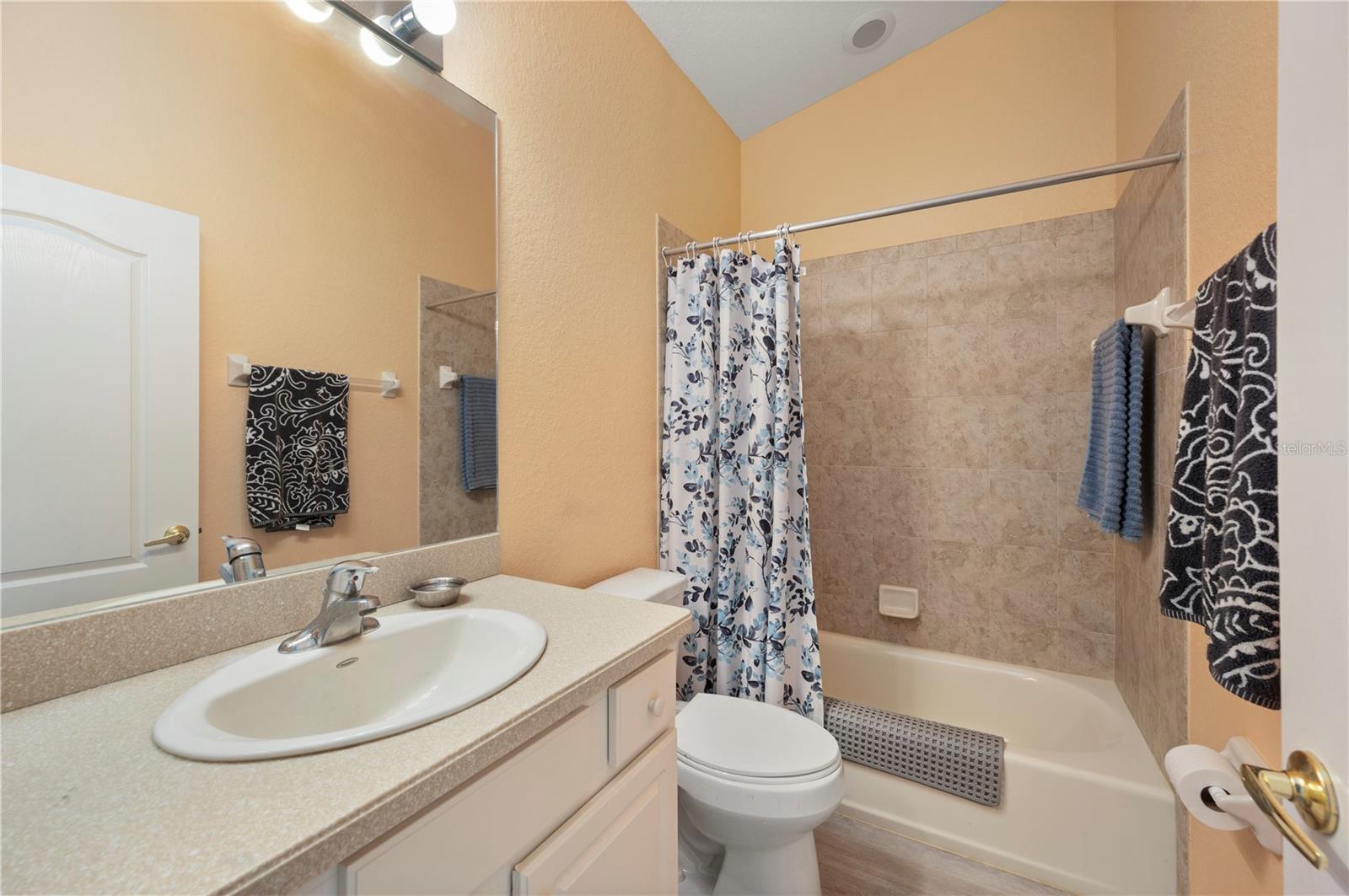 3541 LAKEWOOD BLVD — photo 22