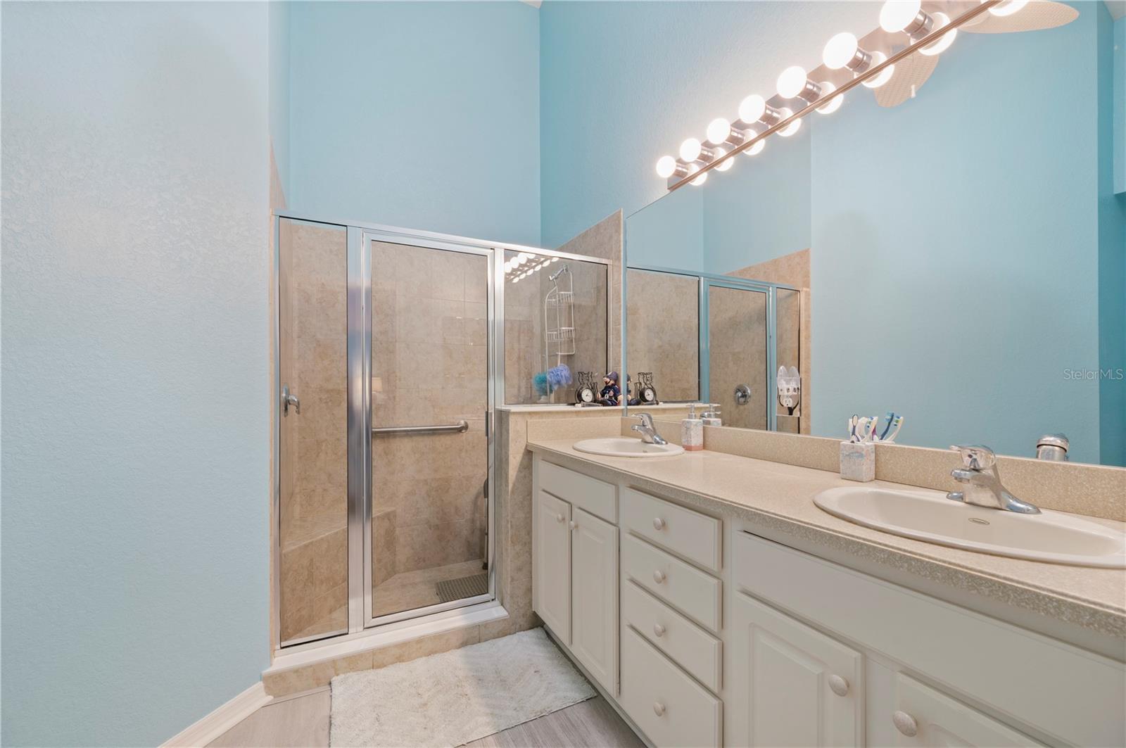 3541 LAKEWOOD BLVD — photo 31