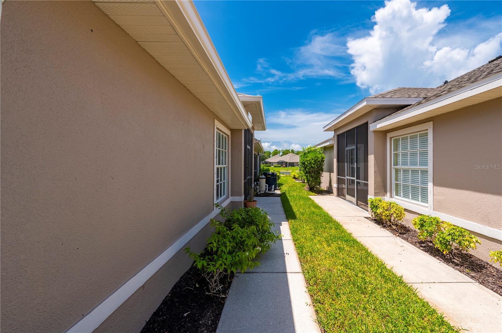 3541 LAKEWOOD BLVD — photo 8