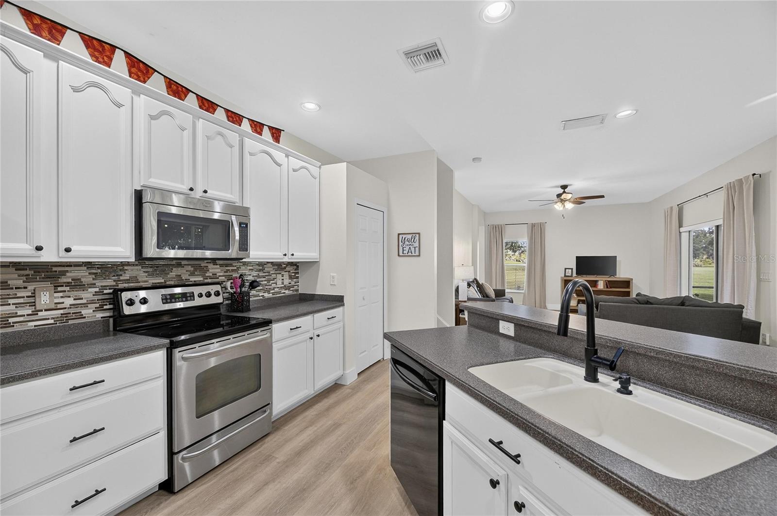 1438 EMERALD HILL WAY — photo 10