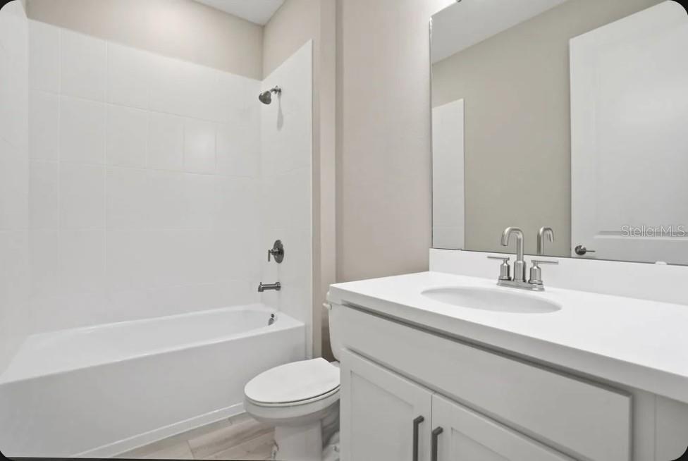 7824 CASPIAN ST — photo 13