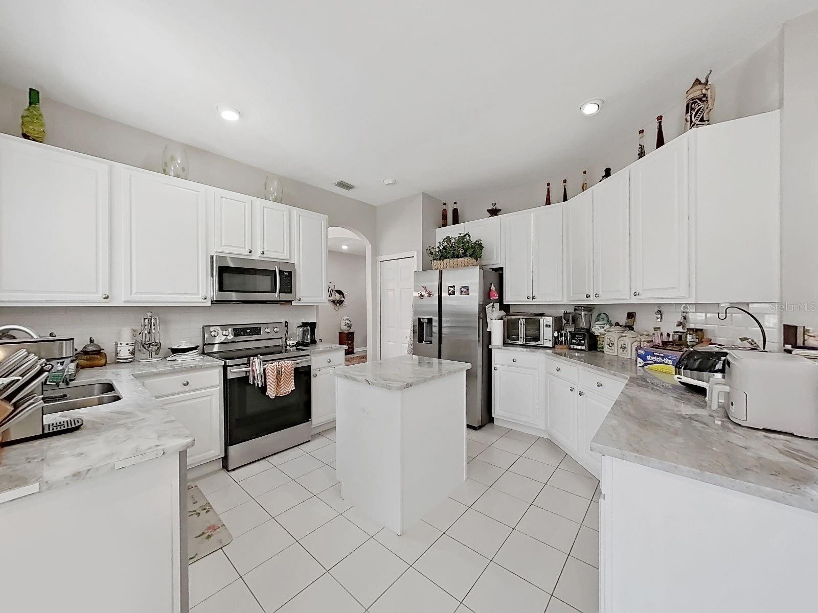 10212 GARDEN ALCOVE DR — photo 23