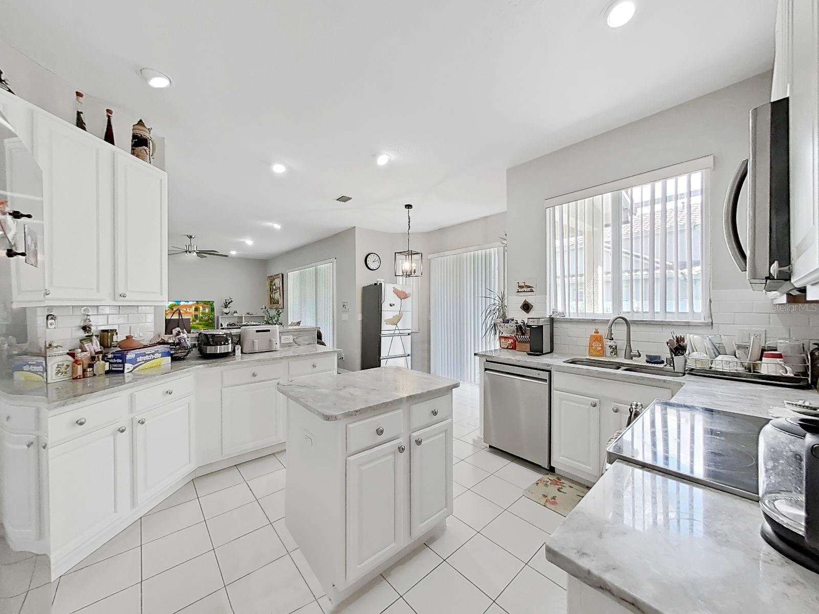 10212 GARDEN ALCOVE DR — photo 21