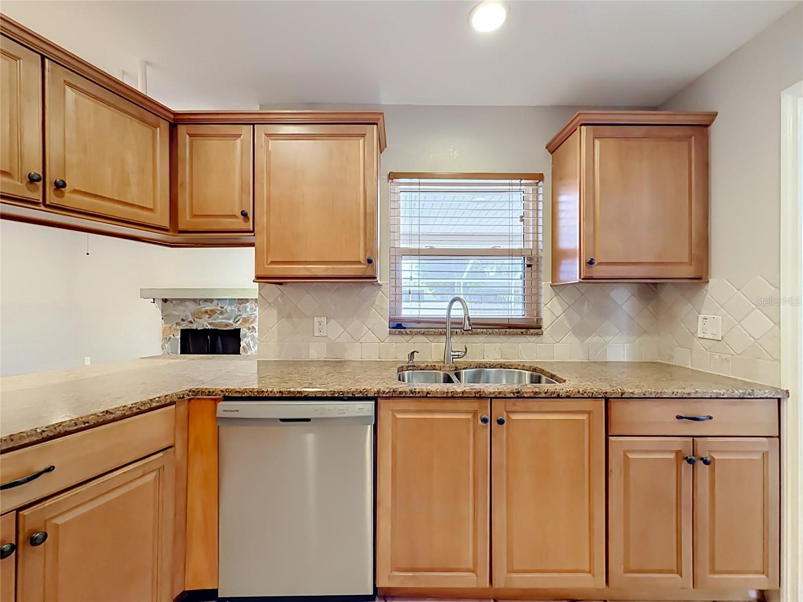 1855 DEL ROBLES TER — photo 15