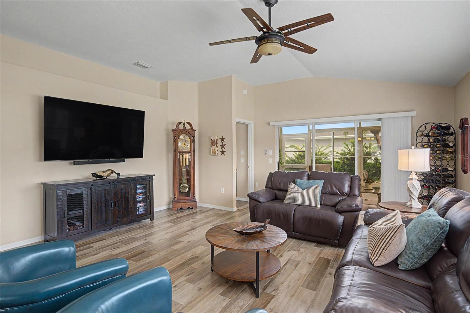 1004 SWEET JASMINE DR — photo 10