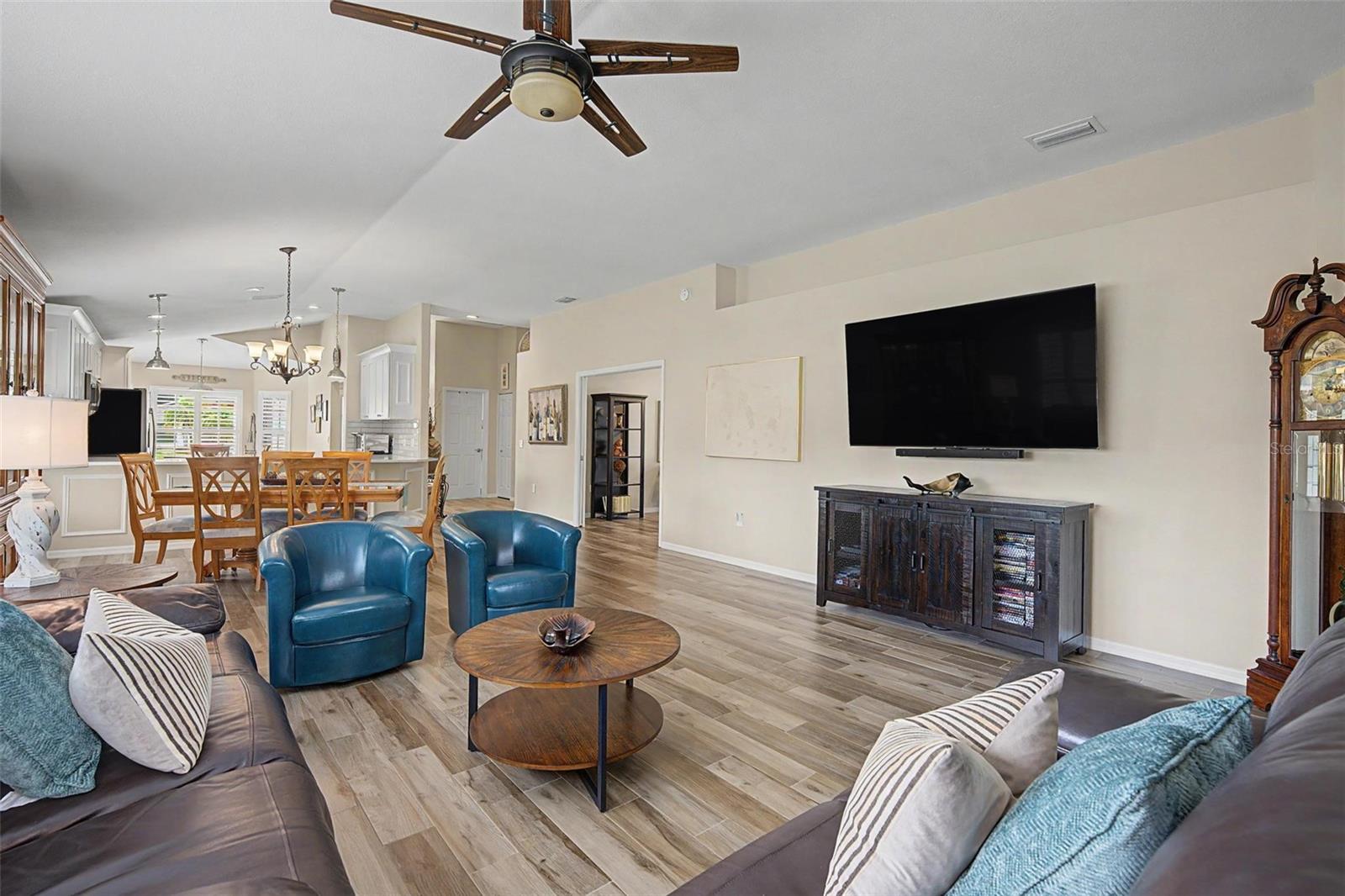 1004 SWEET JASMINE DR — photo 11