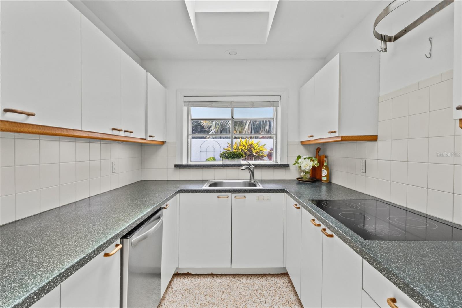 3536 JAFFA DR — photo 15