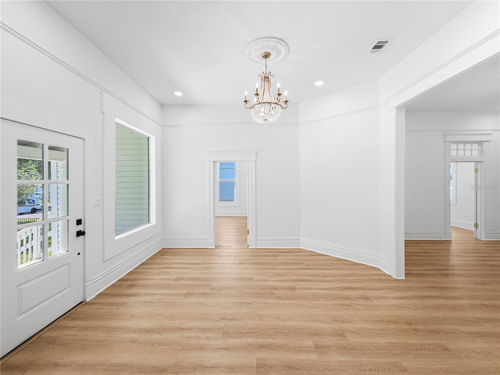 317 W FRANCES AVE — photo 9