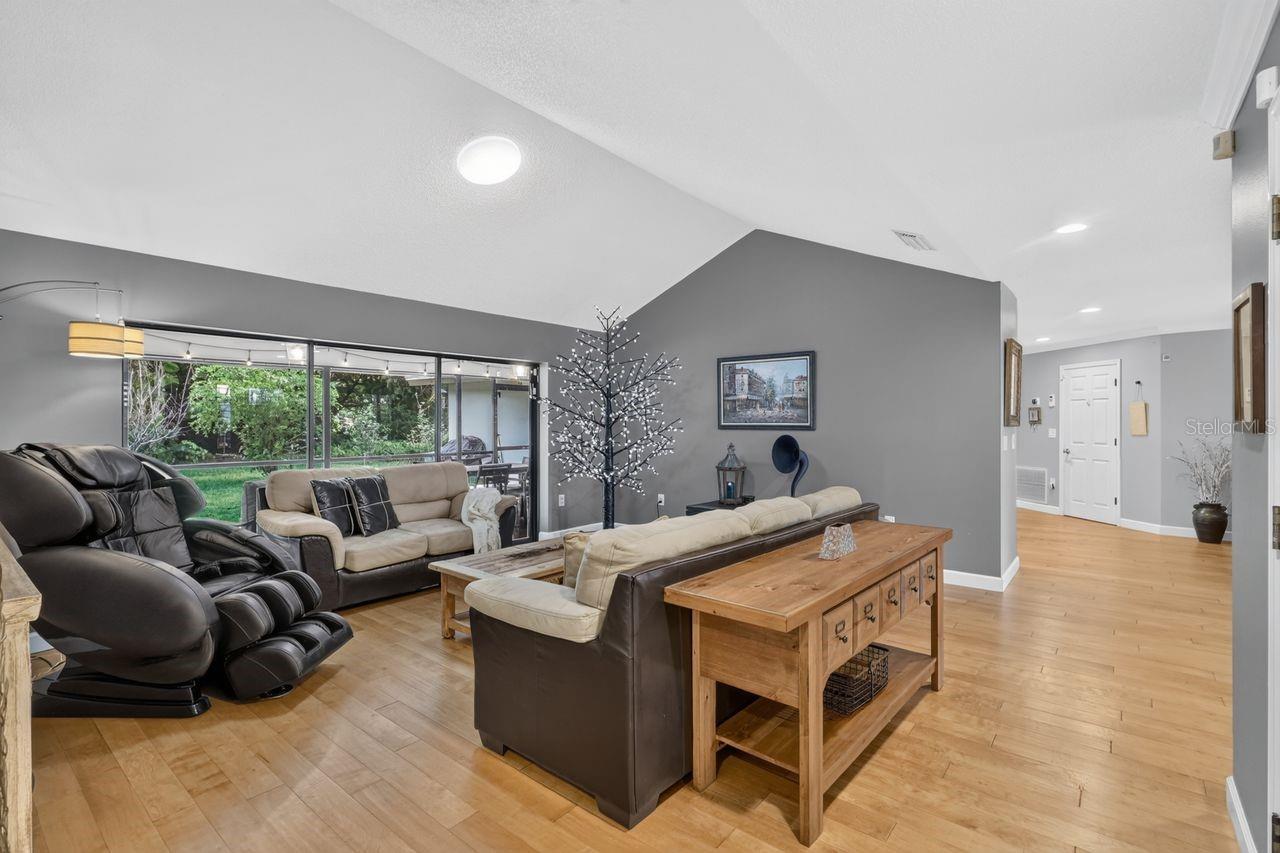 4395 OAK VIEW DR — photo 7