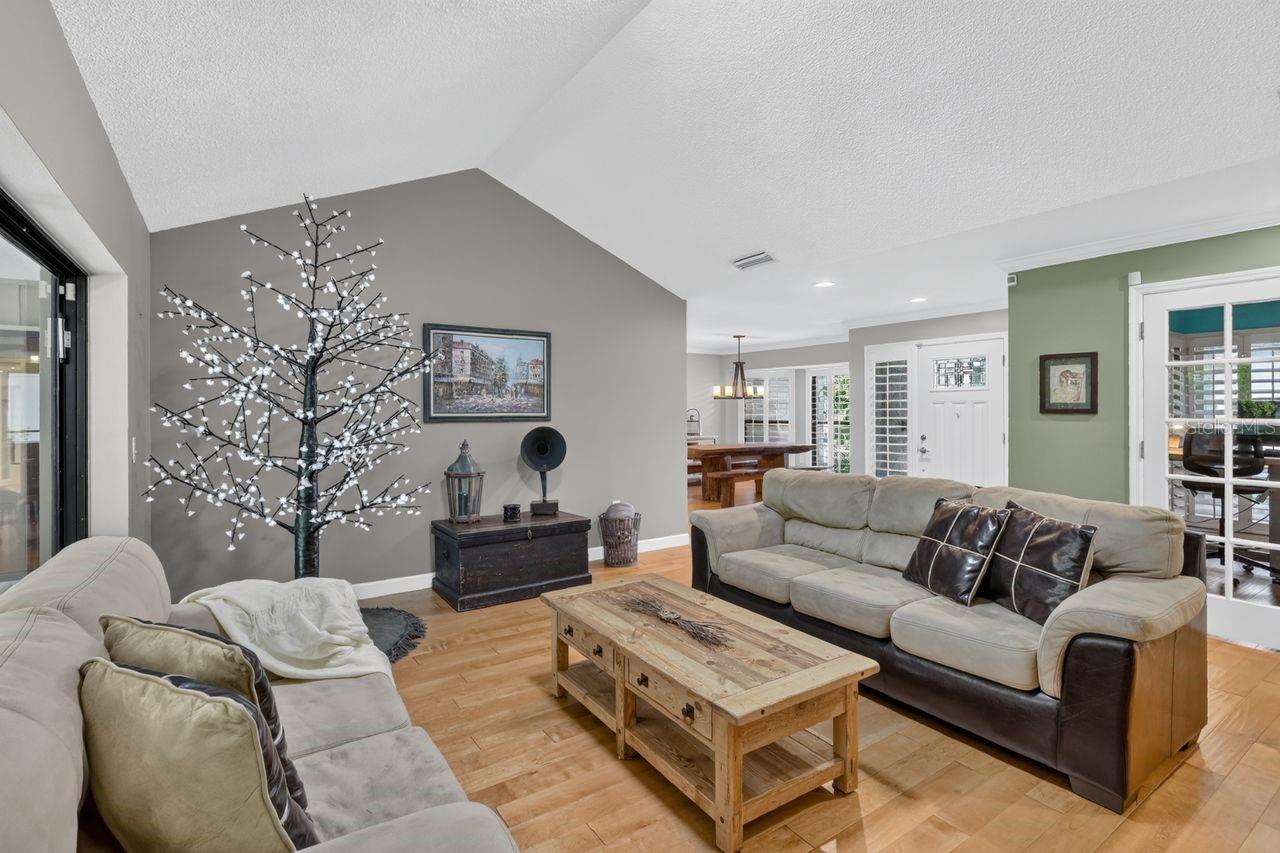 4395 OAK VIEW DR — photo 8